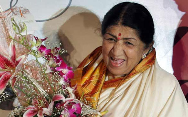 lata-mangeskar-salutes-brotherhood-of-mumbai